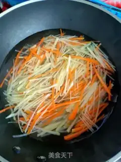 Make Spicy potato carrots step 4