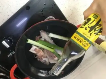 Make A light lamb soup step 1