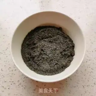 Make Homemade black sesame pie step 5