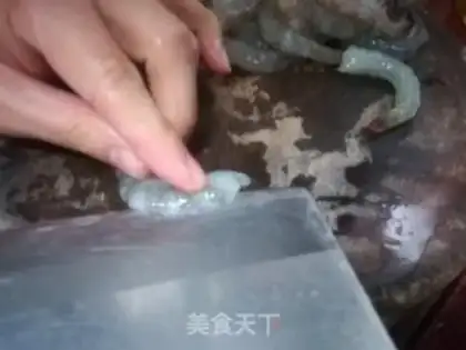 Make Barbecue roll shrimp step 1