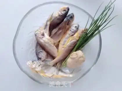 Make Dried yellow fish step 0