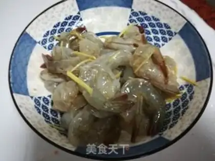 Make Barbecue roll shrimp step 2