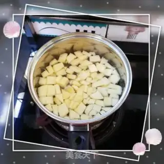 Make Apple rice egg soup step 2