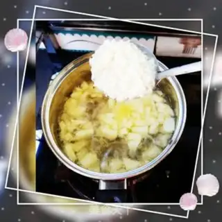 Make Apple rice egg soup step 3