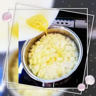 Make Apple rice egg soup step 4