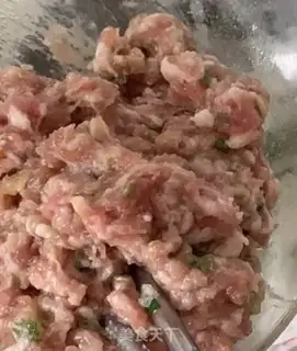 Make Roach and pork pie step 3