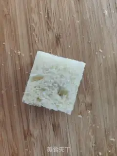 Make A simple strawberry cheesechurch step 5