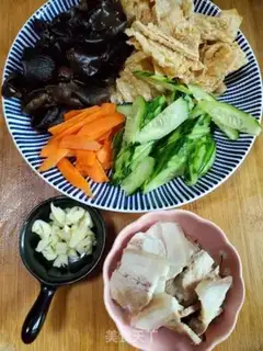 Make Five flowers and fried bamboo step 0
