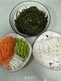 Make White mushrooms with sea ribbons step 2