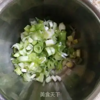 Make Hand grab cake step 2
