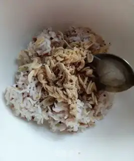 Make Meatloaf onion fried rice step 2