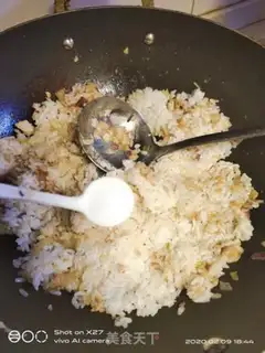 Make Meatloaf onion fried rice step 4