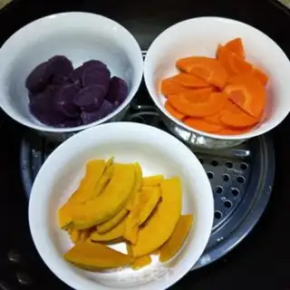 Make Five-colour soup step 1