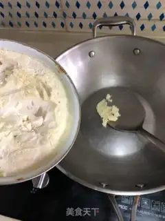 Make Chicken oil, eggnog soup step 1