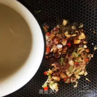 Make Shrimp skin fan doll food step 9