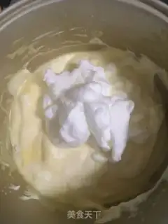 Make Strawberry cream cake step 1