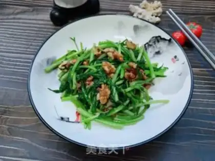 Make Garlic walnuts step 9