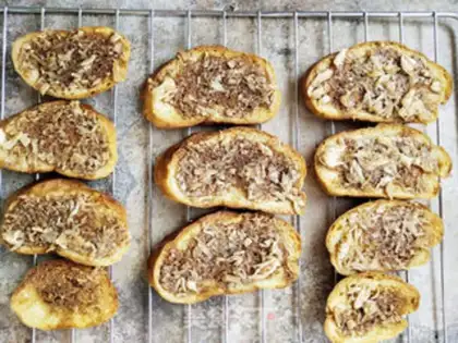 Make Garlic bread step 6