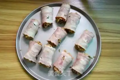 Make Sand mushroom bacon rolls step 6