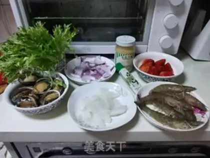 Make Seafood salad step 0