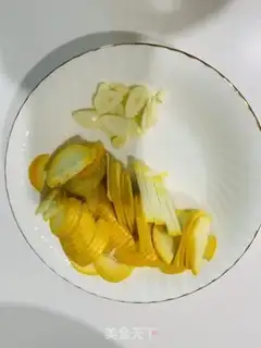 Make Garlic, yellow and yellow step 0