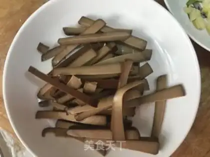 Make Pyramid fried eggs step 1