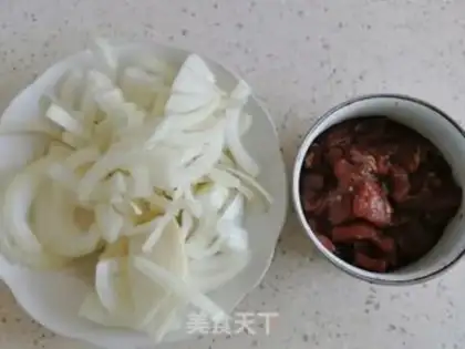 Make Onion beef step 0