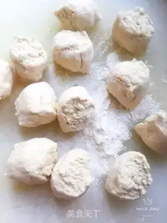 Make A cabbage mushroom fan bun step 9
