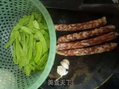 Make Weenie fried Dutch beans step 0
