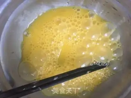 Make Chicken hot peppers fried eggs step 1