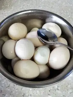 Make Five spicy tea eggs step 3