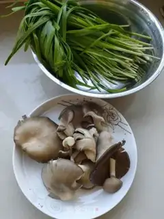Make Fungus and sauerkraut step 0