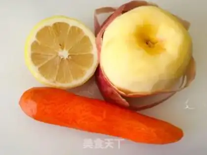 Make Apple carrot juice step 1
