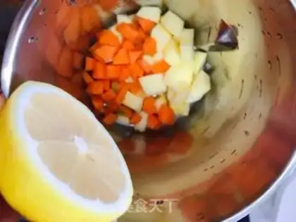 Make Apple carrot juice step 3