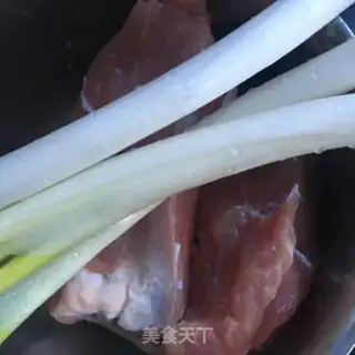 Make Delicious meat buns step 3