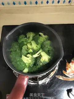 Make Crab mushrooms from broccoli step 0