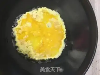 Make Golden fungus fried eggs step 3