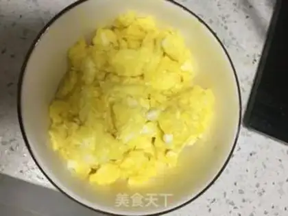 Make Golden fungus fried eggs step 4