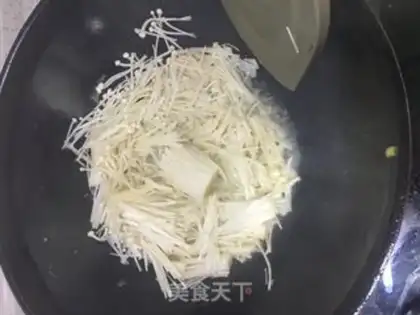 Make Golden fungus fried eggs step 6
