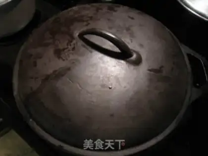 Make Iron pan and sausage and vegetable rice step 4