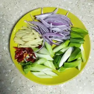 Make Spicy yellowfish step 2