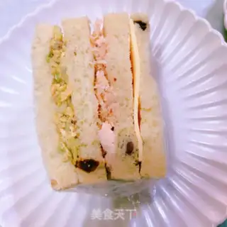 Make A salmon sandwich step 4