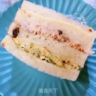 Make A salmon sandwich step 5