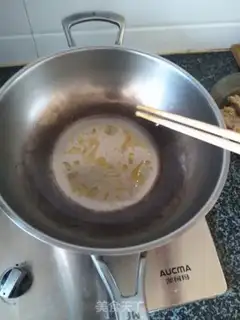 Make A simple yellow chicken step 2
