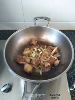 Make A simple yellow chicken step 3