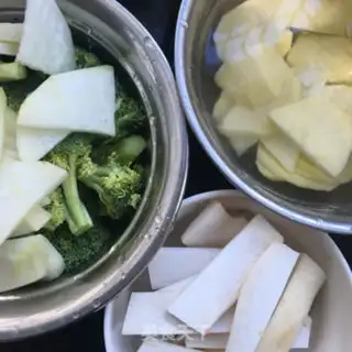 Make Beefballs, spicy pot step 2