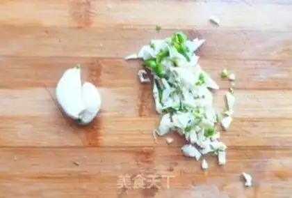 Make Egg-skinned soybean sprouts step 0