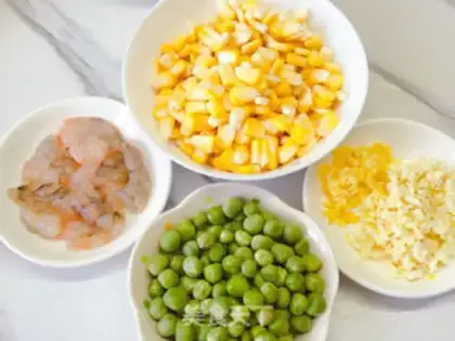 Make Corn pea shrimp step 1