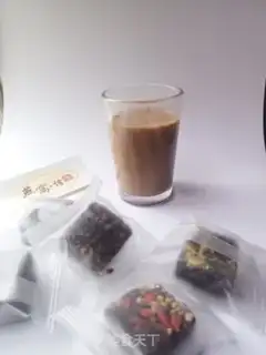 Make Crumbs of red sugar and ginger milk tea step 6