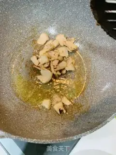 Make Five bouquets with potatoes step 0